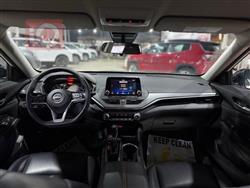 نيسان ألتيما